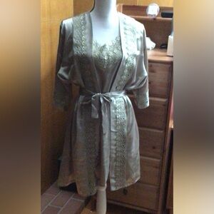 Elegant Lace Trimmed Robe set